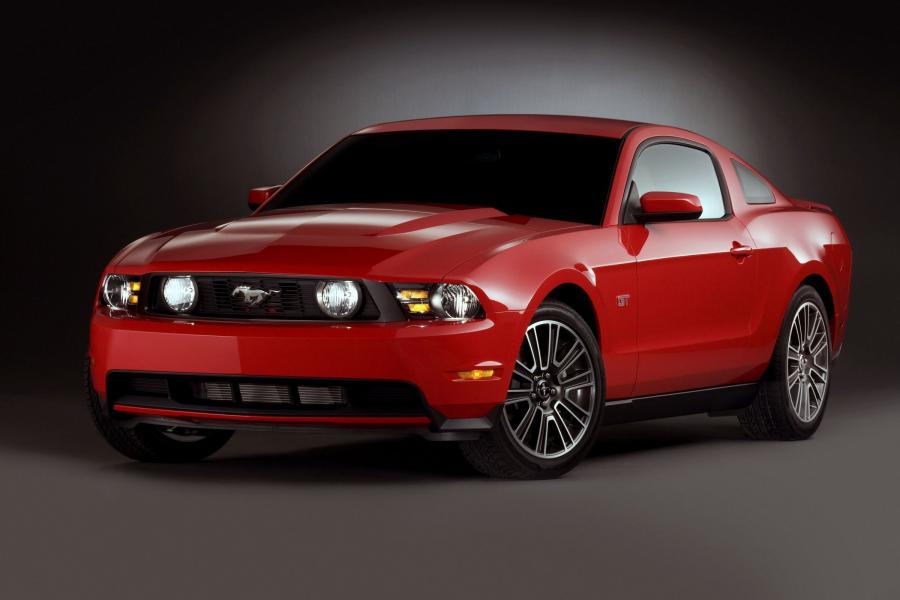 Ford Mustang GT 2010 года  (фото 143 из 213)